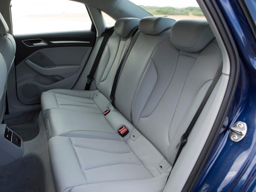 Интерьер Audi A3 Sedan 1.8 T (8V) 2013 года  (AU) (фото 4 из 15)
